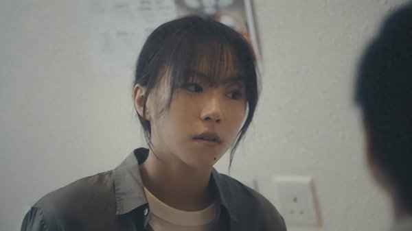 盛鹏优配 窦靖童《她的生存之道》上线就差评不断，观众差评理由，出奇一致